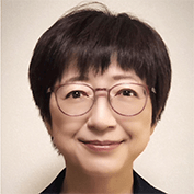 Shiho Yoshitomi headshot.