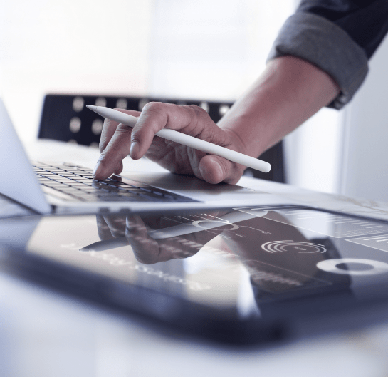 Subscriber accessing Citeline's digital tools and data to understand the competitive landscape.